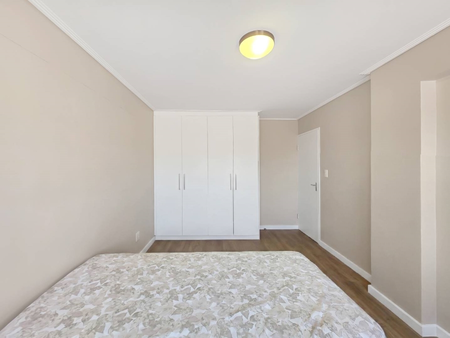 2 Bedroom Property for Sale in Vredehoek Western Cape